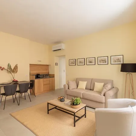 Iflat Lovely In Trevi *