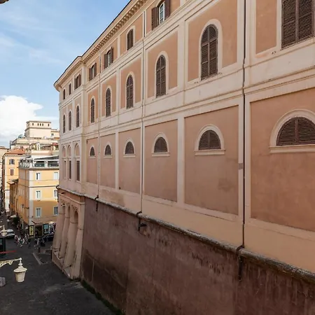 Iflat Lovely In Trevi Apartmán