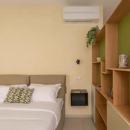 Iflat Lovely In Trevi *