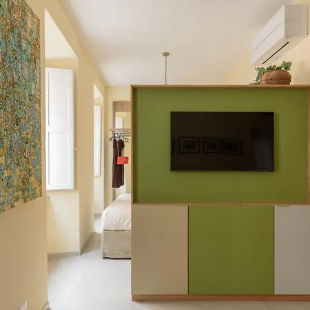 Iflat Lovely In Trevi * Řím