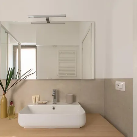 Iflat Lovely In Trevi